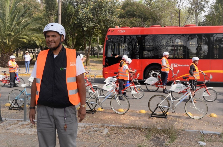 SEMOVI brinda capacitación de ciclismo urbano a operadores de la Línea 7 del Metrobús