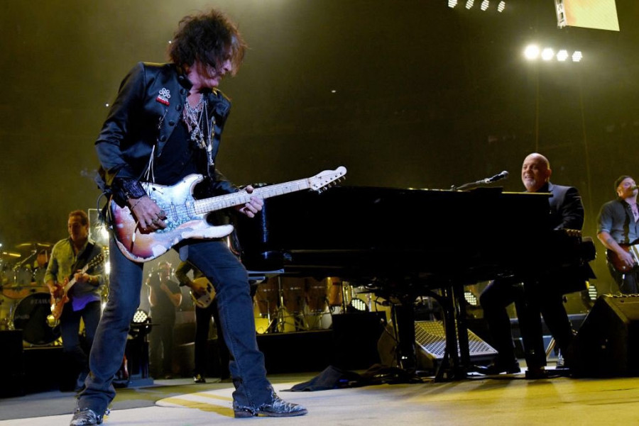 Hospitalizan de urgencia a Joe Perry, guitarrista de Aerosmith