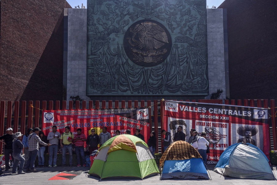 Suspenden sesión en Cámara de Diputados por bloqueo de la CNTE