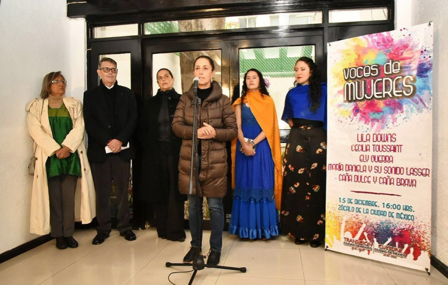 Metro Zócalo cerrado por concierto “Voces de Mujeres”