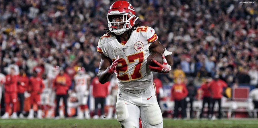 Kareem Hunt llega a los Cleveland Browns