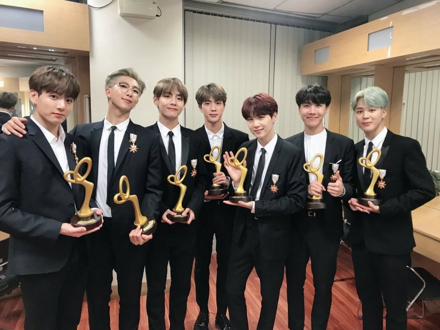 En Corea, BTS es galardonado con la Orden del Mérito Cultural