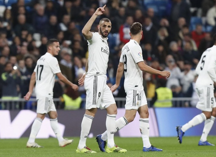 Real Madrid gana al Rayo, pero se va silbado