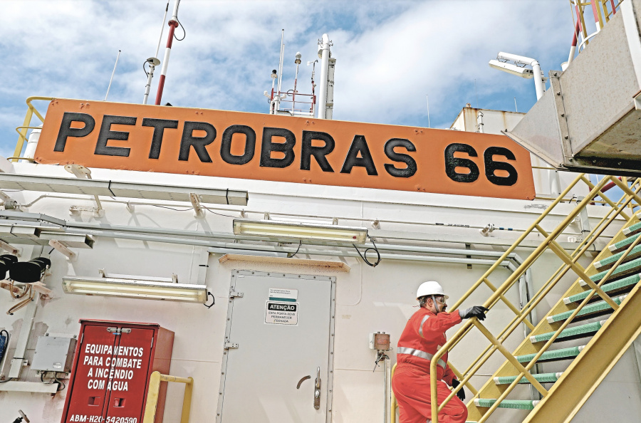 Bolsonaro abre puertas a privatizar Petrobras